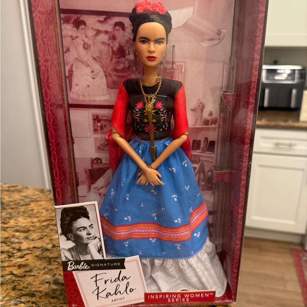 Barbie Inspiring Women Frida Kahlo Doll Box